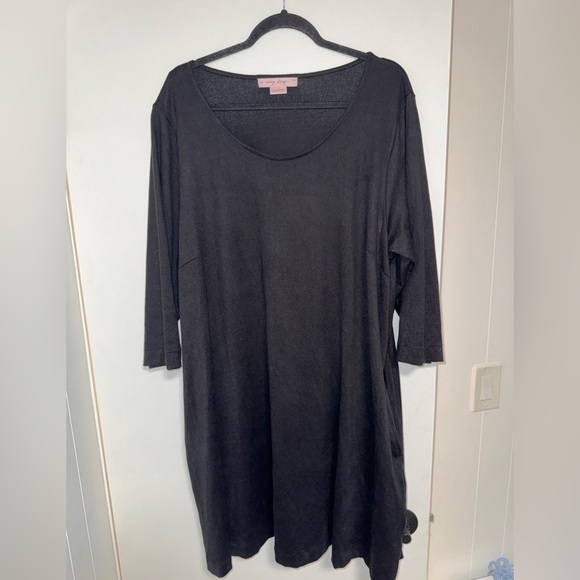 Dress - Picture 1 of 3